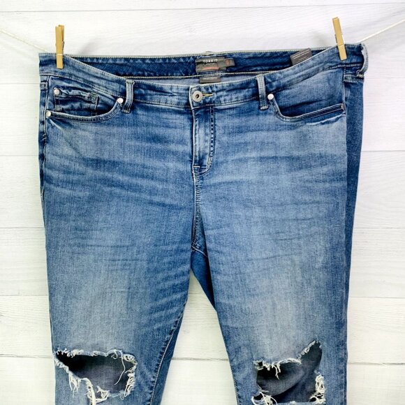 Torrid Womens Boyfriend Straight Vintage Stretch Mid-Rise Jean Distressed 20R - Picture 5 of 14